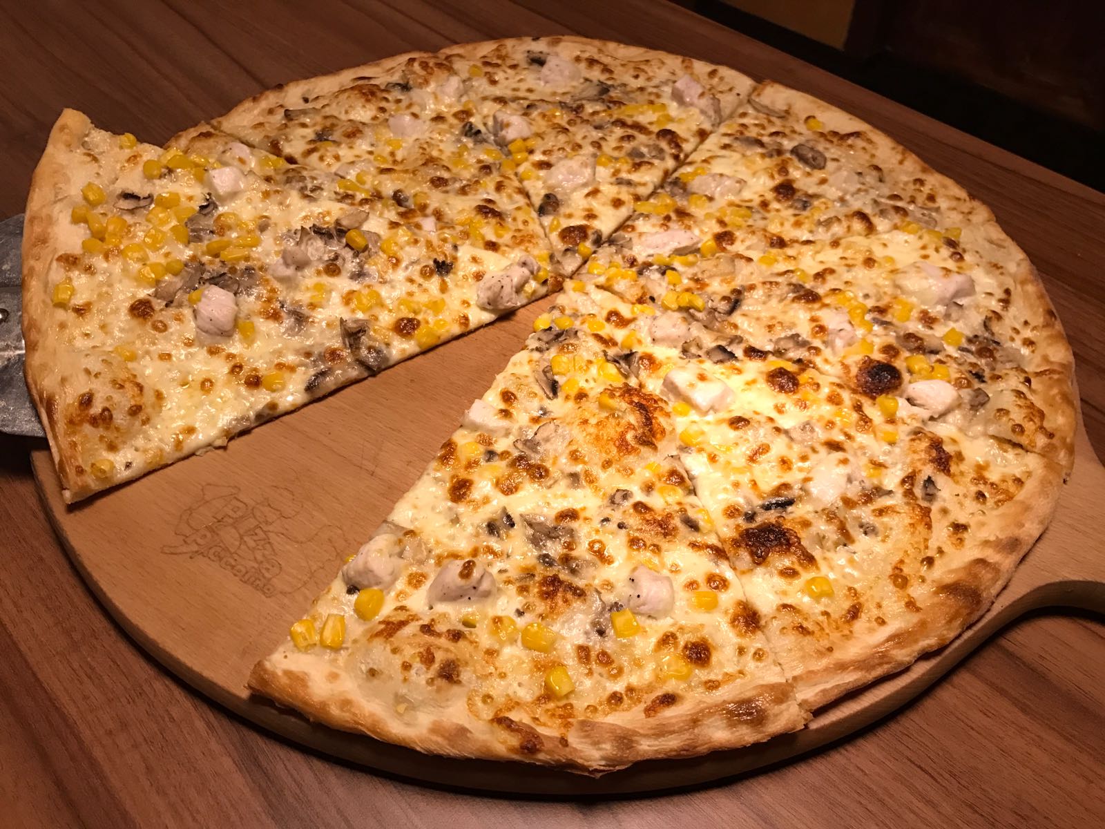 14. Pizza Lux 50cm